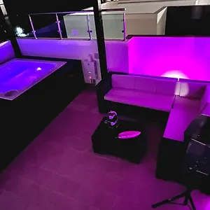  Apartment Magnificent Pent House W/jacuzzi